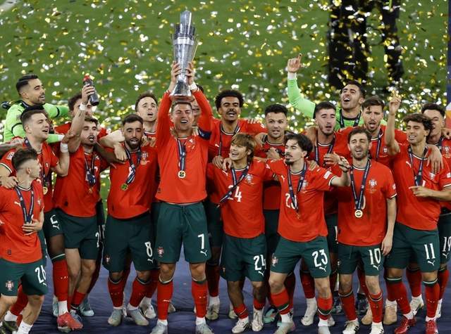 日本队前途光明！，C罗新星刷新纪录表现突出再创辉煌时刻的简单介绍-开云登录入口